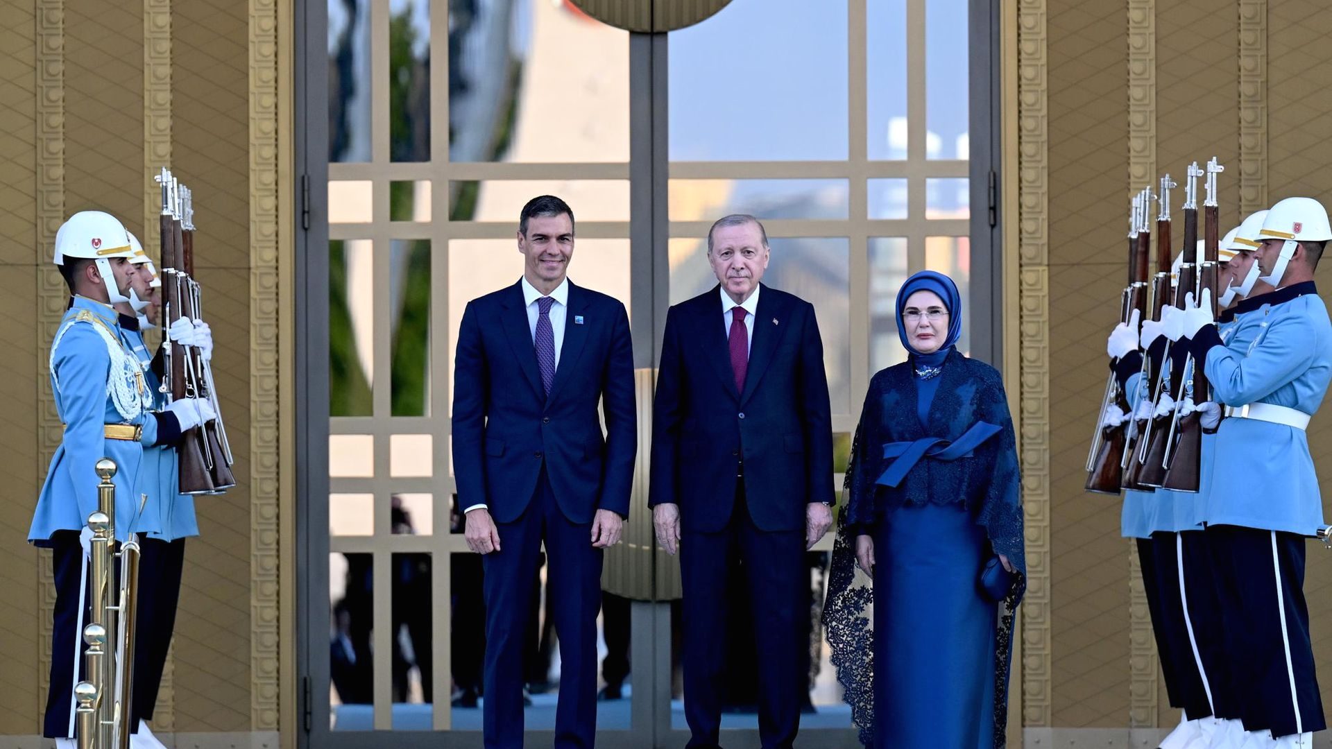 Recep Tayyip Erdoğan, FIFA Dünya Kupası'nı kazanan takımı tebrik etti.