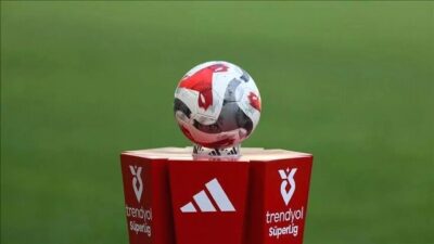 Süper Lig sezonu Galatasaray ve Çorum FK maçıyla başlıyor. Heyecan