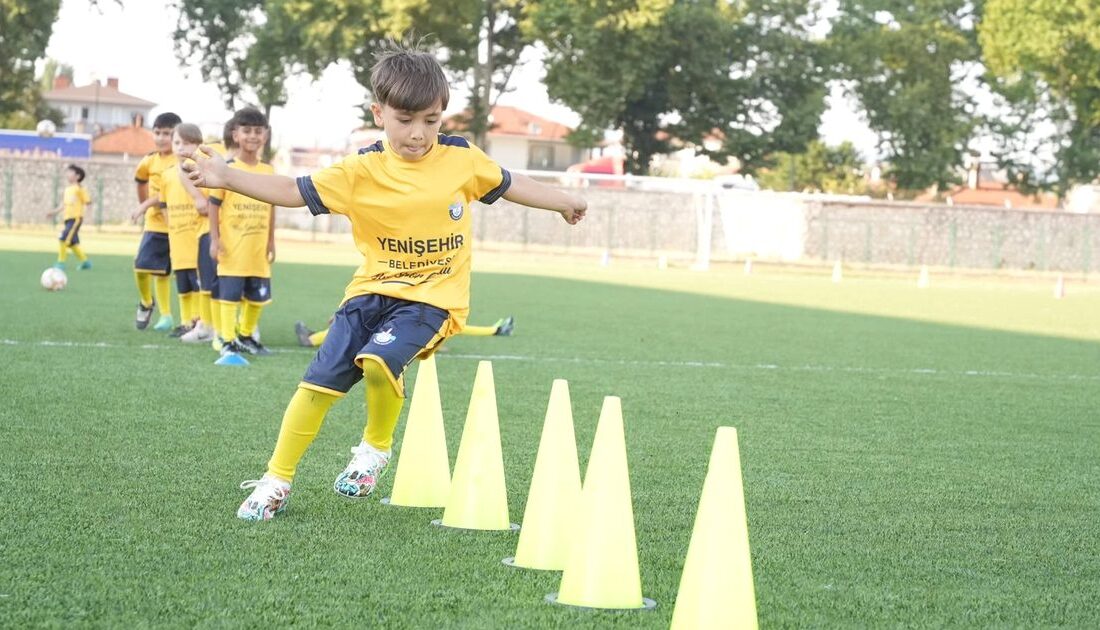 Yaz spor okullarıyla çocuklar spor yapmayı öğreniyor, sağlıklı alışkanlıklar ediniyor