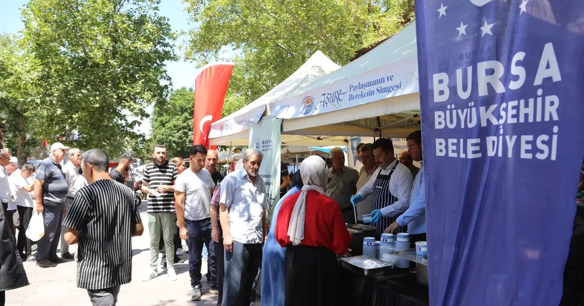 Yenişehir’de düzenlenen aşure etkinliği, yoğun ilgiyle karşılandı. Güzel anlar ve