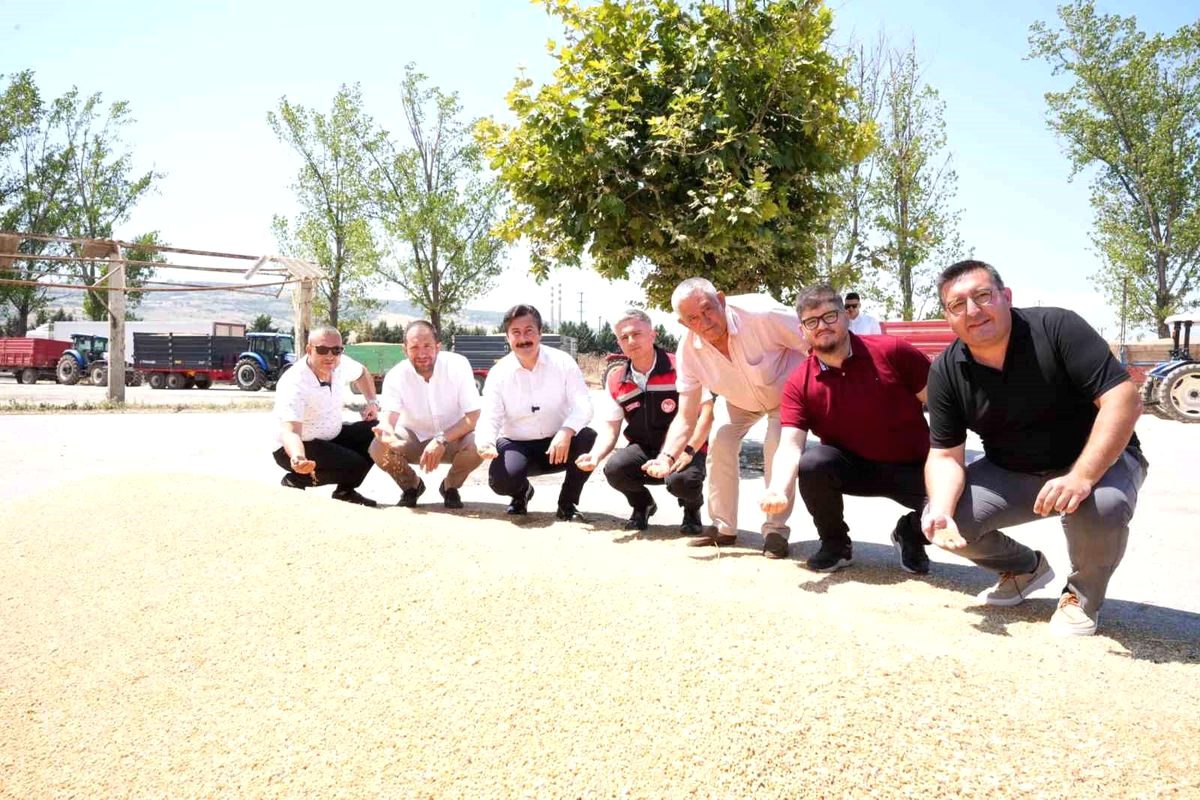 Yenişehir'de buğday alım çalışmaları resmi olarak başladı. Çiftçilerimiz için önemli