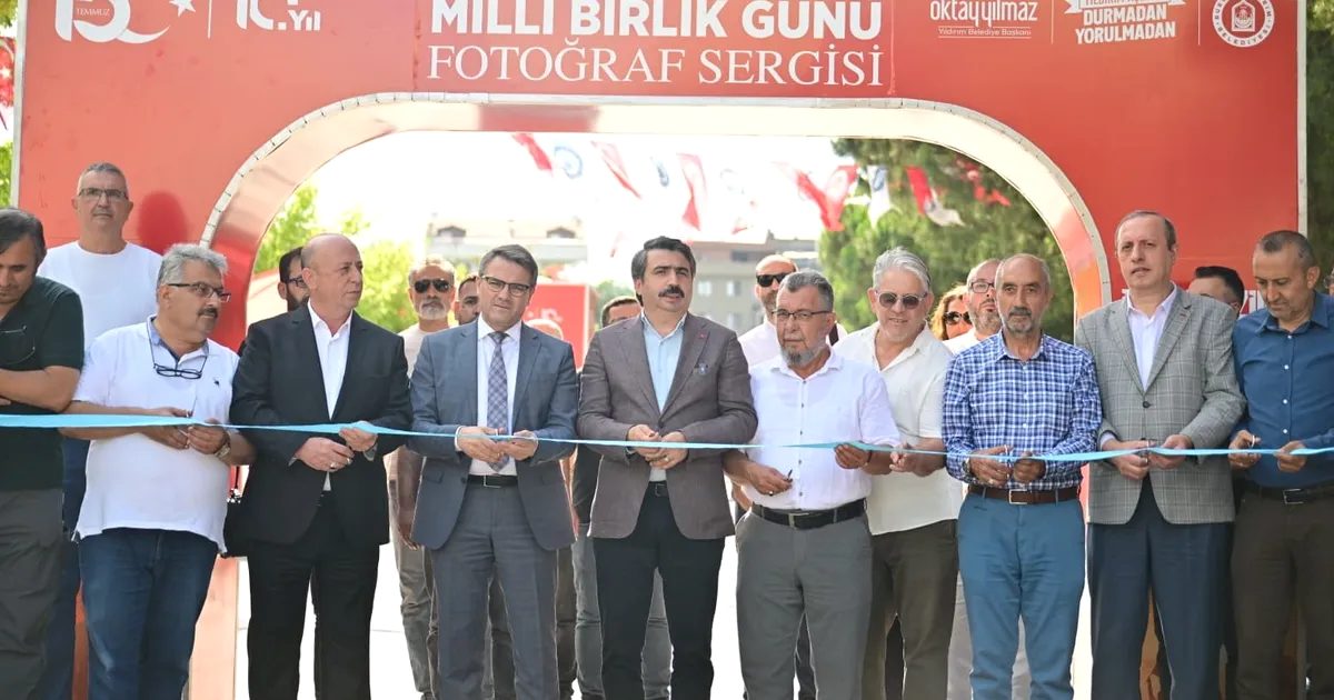 Yıldırım'da 15 Temmuz Fotoğraf Sergisi açıldı. Milli birlik ve beraberliği
