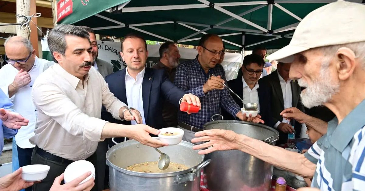 Yıldırım'da Aşure Günü etkinliği, geleneksel coşku ve birlik ruhuyla kutlandı.