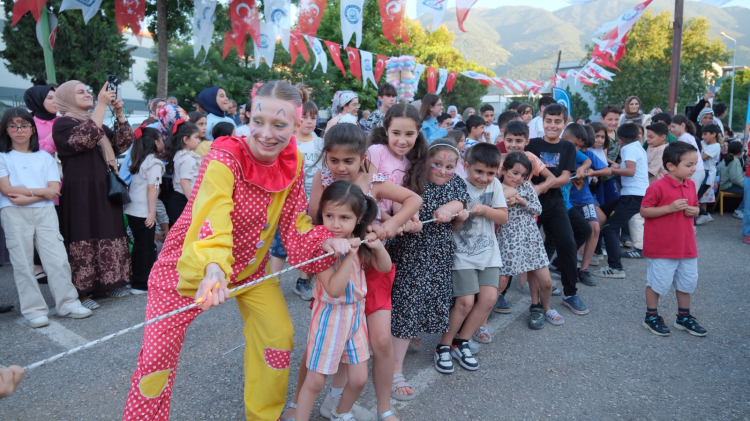Yıldırım'da Geleneksel Çocuk Şenlikleri düzenlendi