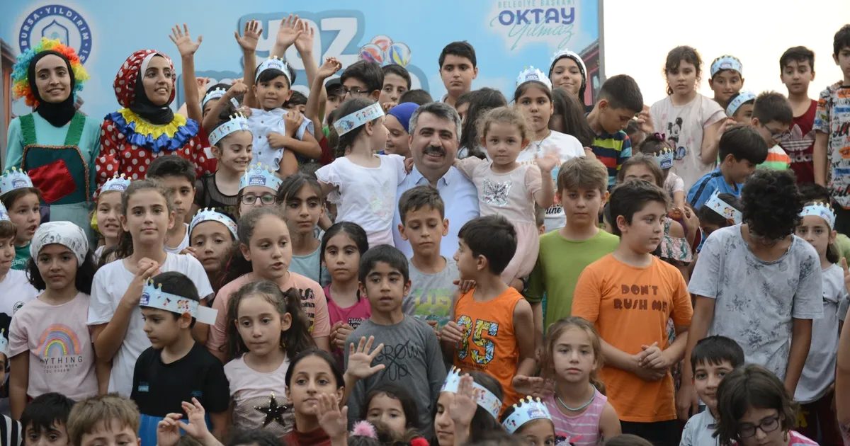 Yıldırım'da geleneksel çocuk şenlikleri, ailelerin ve çocukların katılımıyla düzenlendi. Neşeli
