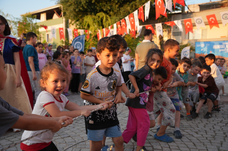 Yıldırım'da Geleneksel Çocuk Şenlikleri Sürüyor