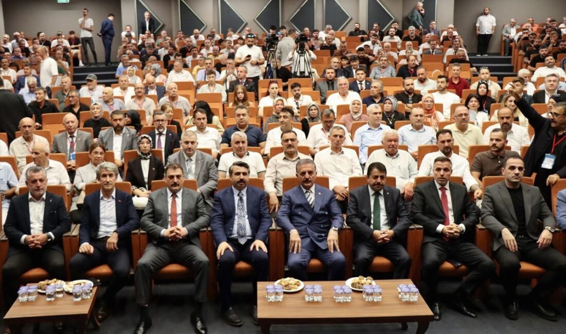 Yıldırım'da düzenlenen MHP Olağan Kongresi'nde partililer coşku ve bağlılık içinde