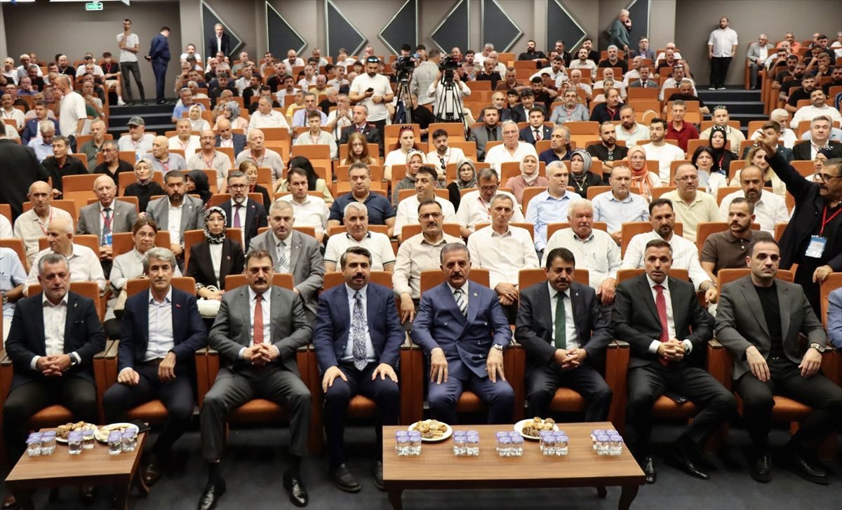 Yıldırım'da düzenlenen MHP Olağan Kongresi'nde partililer coşku ve bağlılık içinde