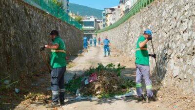 Yıldırım Belediyesi'nin düzenlediği temizlik seferberliğiyle mahalleler daha temiz ve sağlıklı