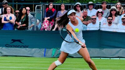 Zeynep Sönmez, Wimbledon'da gösterdiği performansla turnuvadan elendi. İşte detaylar ve