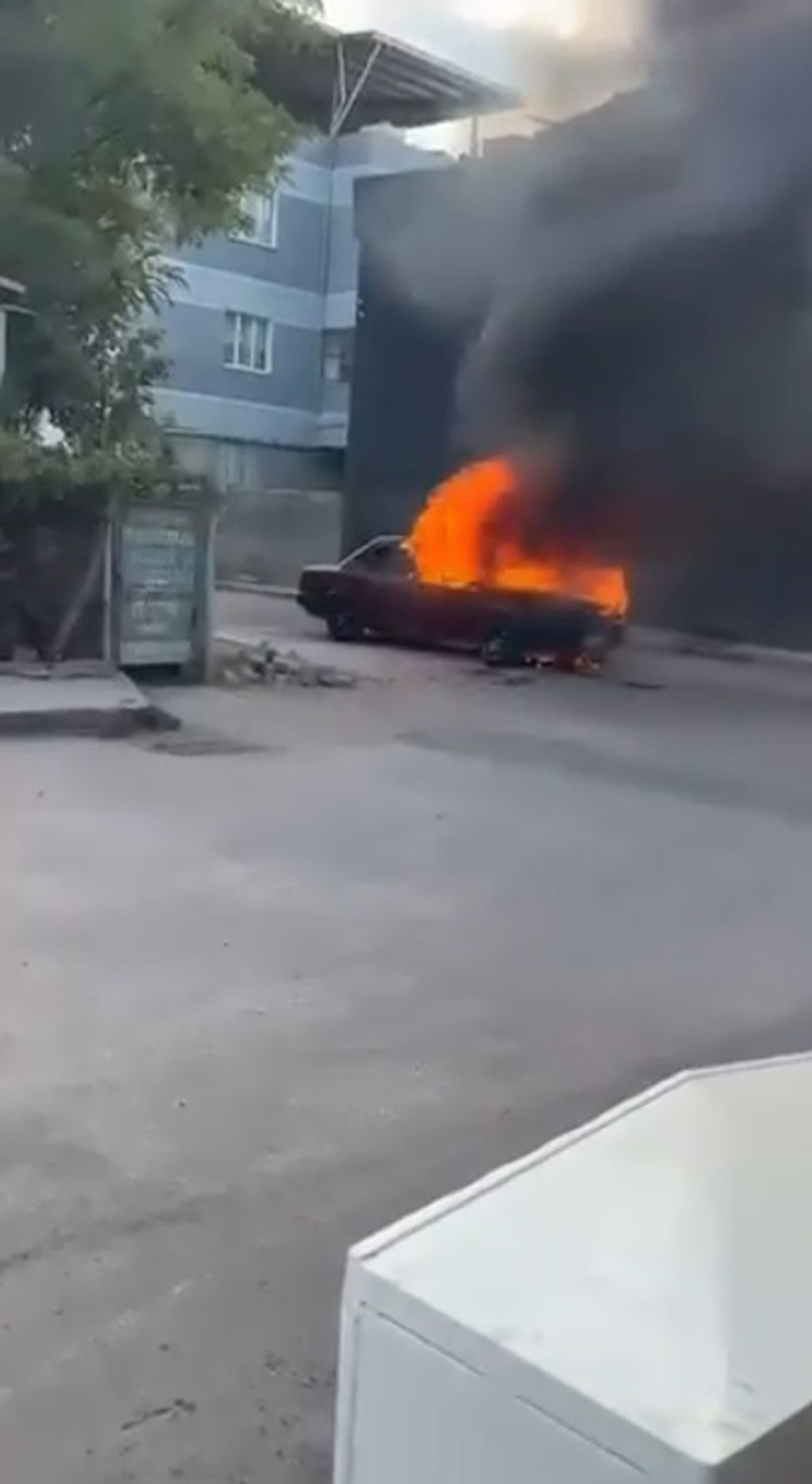 Bursa Gürsu'da meydana gelen otomobil yangınıyla ilgili detaylı bilgiler ve