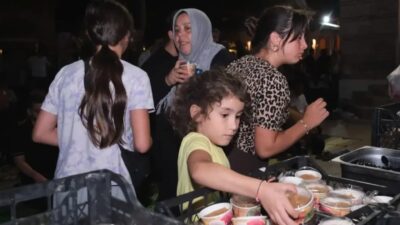 İnegöl'de Kandil Gecesinde helva ikramıyla geleneksel dini ve kültürel değerlerin