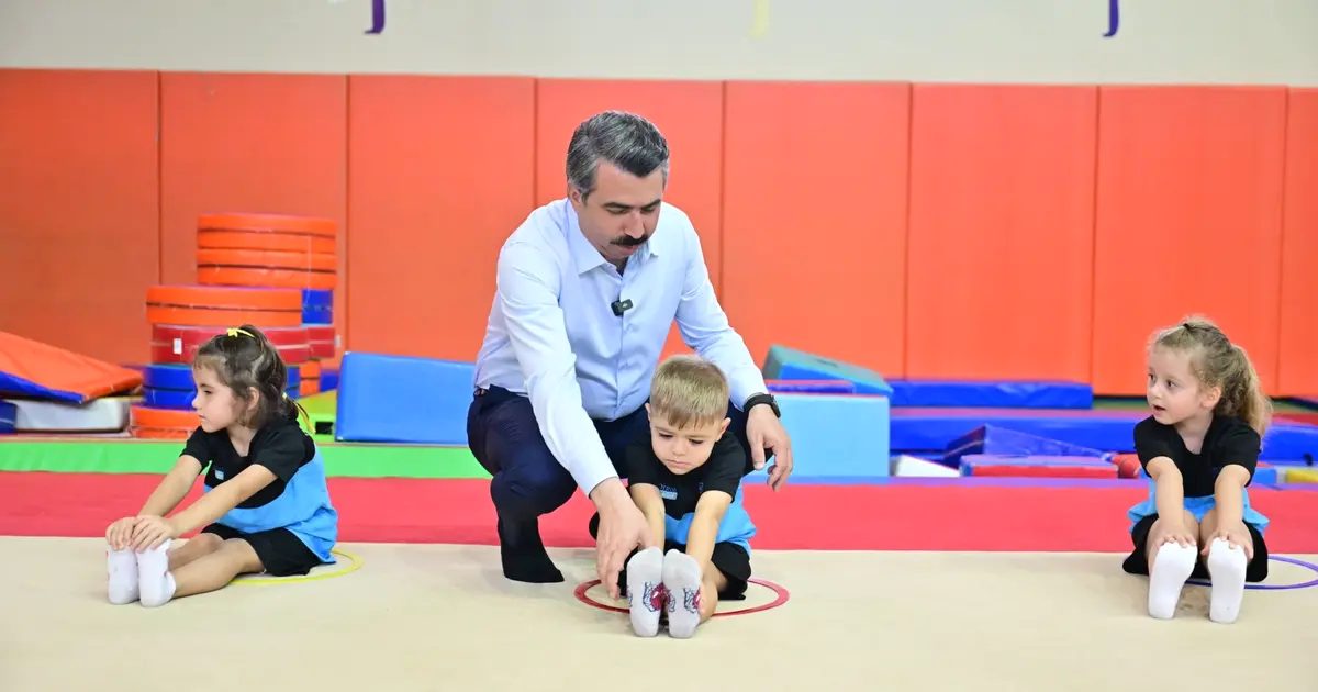 Bursa Yıldırım'da yaz spor okulları etkinlikleri devam ediyor. Çocuklar ve