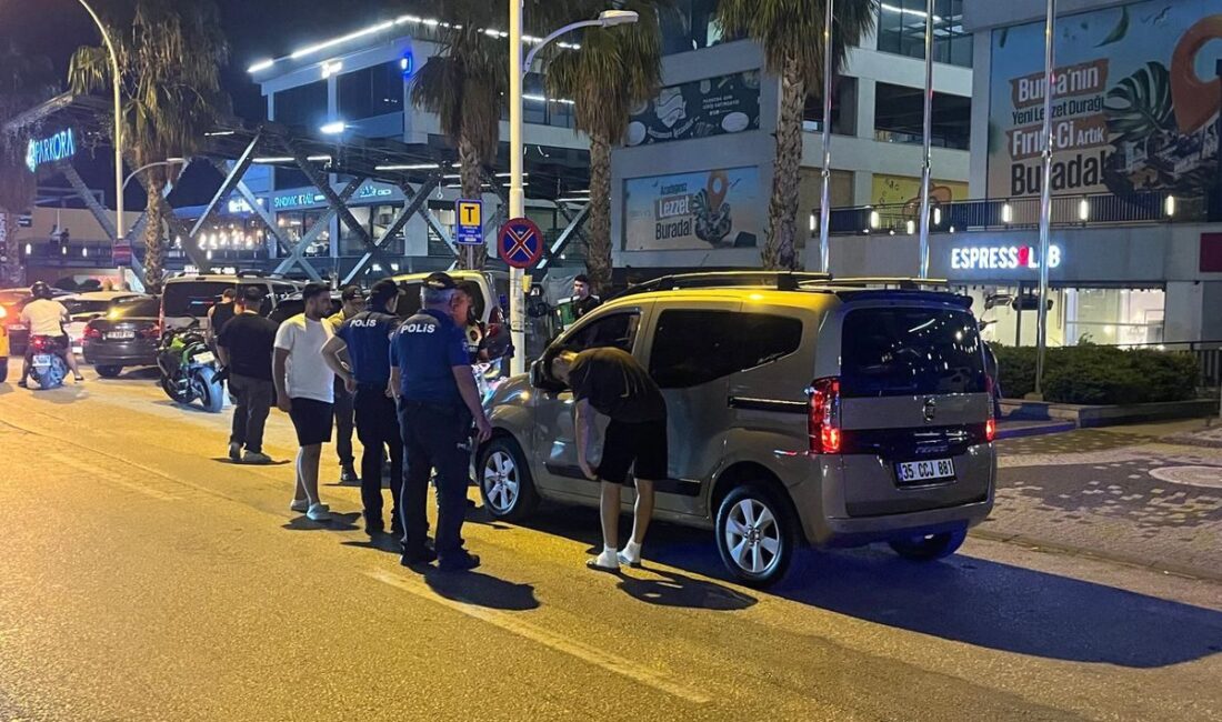 Bursa'da gerçekleştirilen asayiş uygulaması, yoğun katılım ve ilgi gördü. Güvenlik