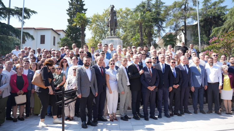 Bursa'da Belediye Başkanları YENİ Parti'ye Geçti