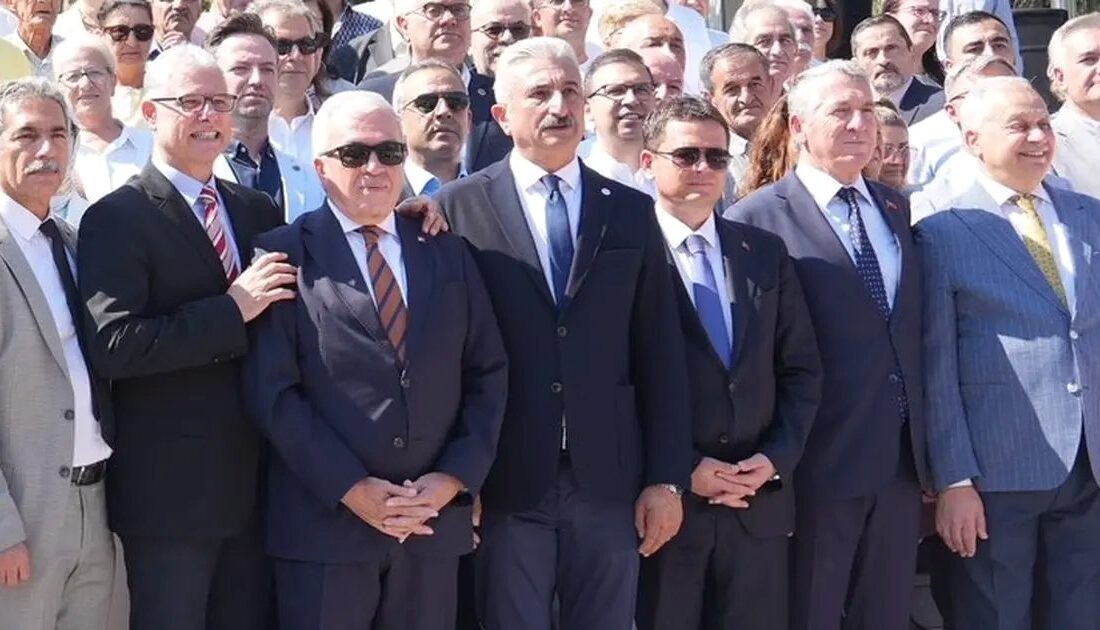 Bursa'da belediye başkanlarının YENİ Parti'ye geçişi hakkında detaylı bilgi. Güncel