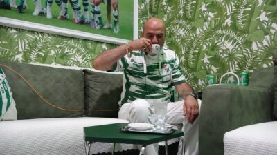 Bursa'da Bursaspor tutkusunu yaşayan Mesut Can'ın hikayesi, tutku ve sevginin