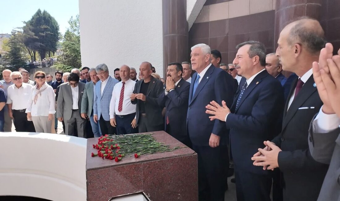 Bursa'da Cumhurbaşkanı Celal Bayar Anıtı'nı ziyaret ederek tarih ve kültür