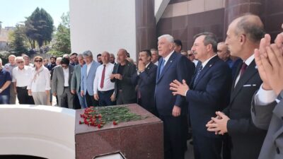 Bursa'da Cumhurbaşkanı Celal Bayar Anıtı'nı ziyaret ederek tarih ve kültür