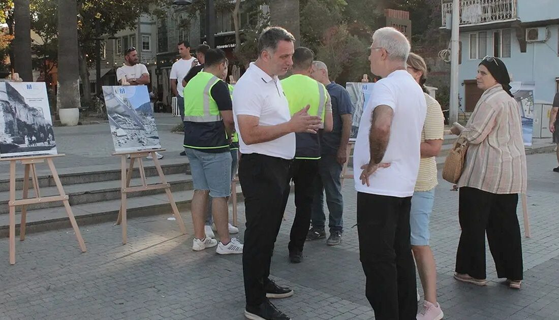 Bursa'da deprem farkındalık standı kuruldu. Toplumun bilinçlenmesini sağlamak amacıyla düzenlenen