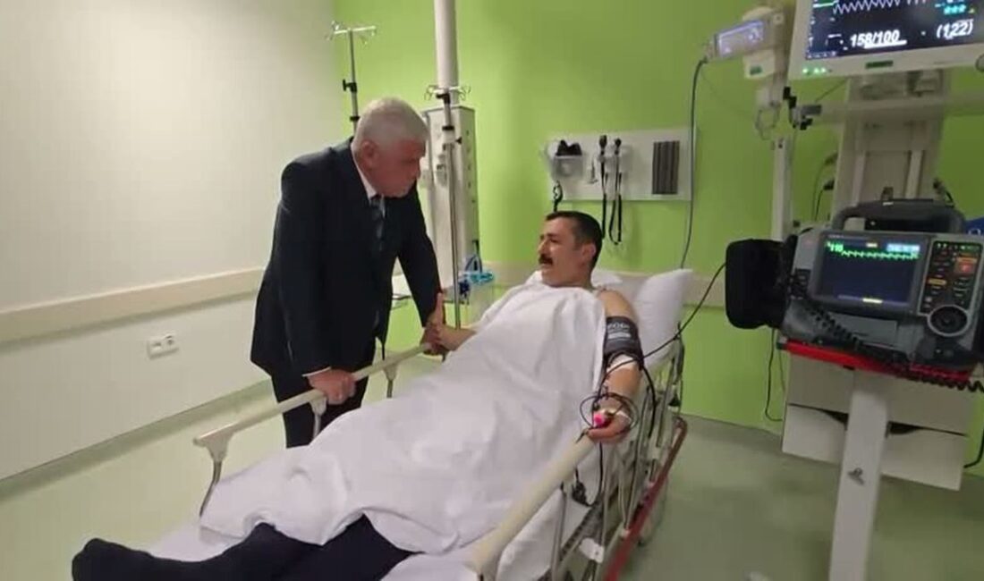 Bursa'da er şehit yakınlarına destek amacıyla düzenlenen gösteride saygı ve