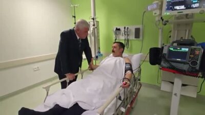 Bursa'da er şehit yakınlarına destek amacıyla düzenlenen gösteride saygı ve
