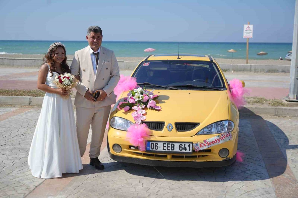 Bursa'da Filipinli ve Türk çiftin evliliği, kültürlerin buluşmasına ve sevginin