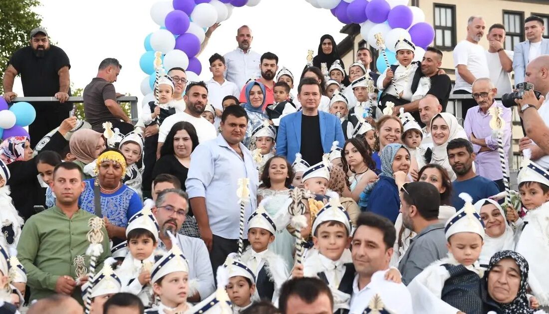 Bursa'da geleneksel sünnet şöleni büyük katılım ve coşku ile gerçekleştirildi.