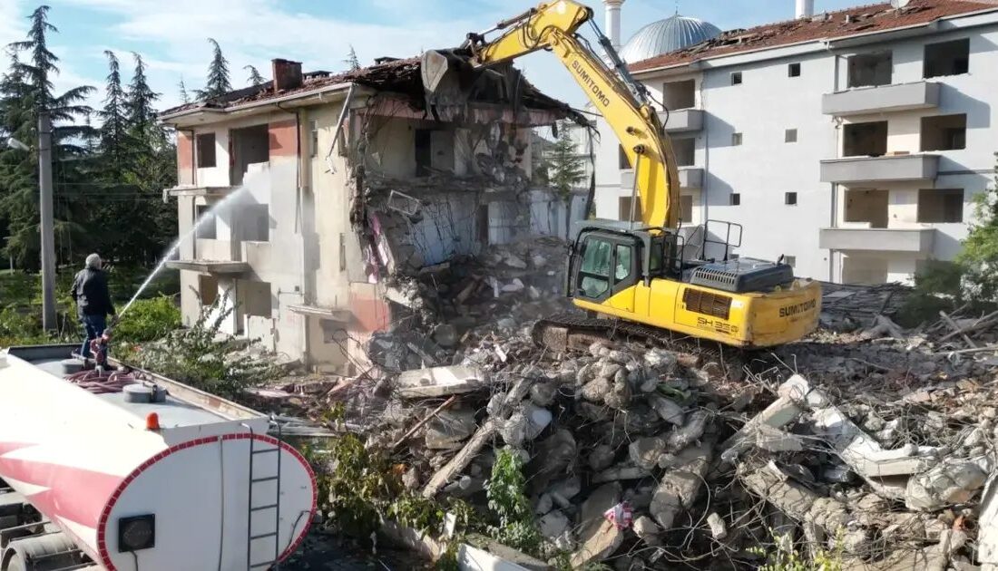 Bursa'da kentsel dönüşüm projeleri ve afet hazırlıkları hakkında detaylı bilgi.