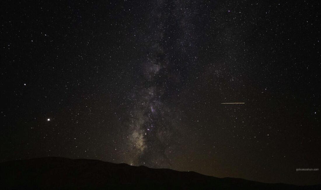 Bursa'da gerçekleşen meteor yağmuru göz kamaştırıcı doğa olayı olup, gökyüzünü