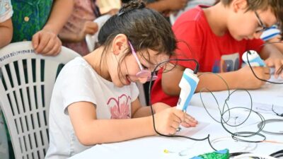 Bursa'da düzenlenen Mobil Bilim Festivali ile bilim ve teknoloji tutkunları