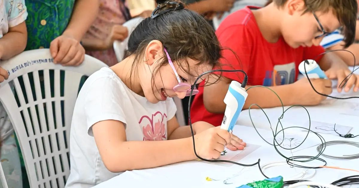 Bursa'da düzenlenen Mobil Bilim Festivali ile bilim ve teknoloji tutkunları