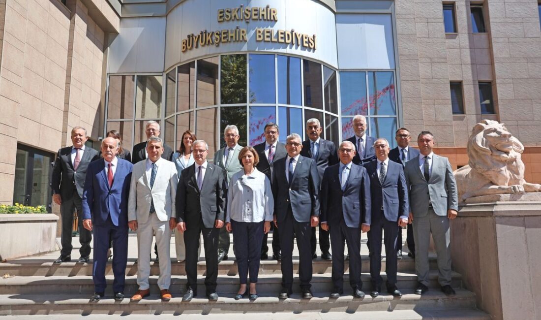 Bursa'da OSB Üst Kuruluşu Toplantısı gerçekleştirildi. İş birlikleri ve gelişmeler