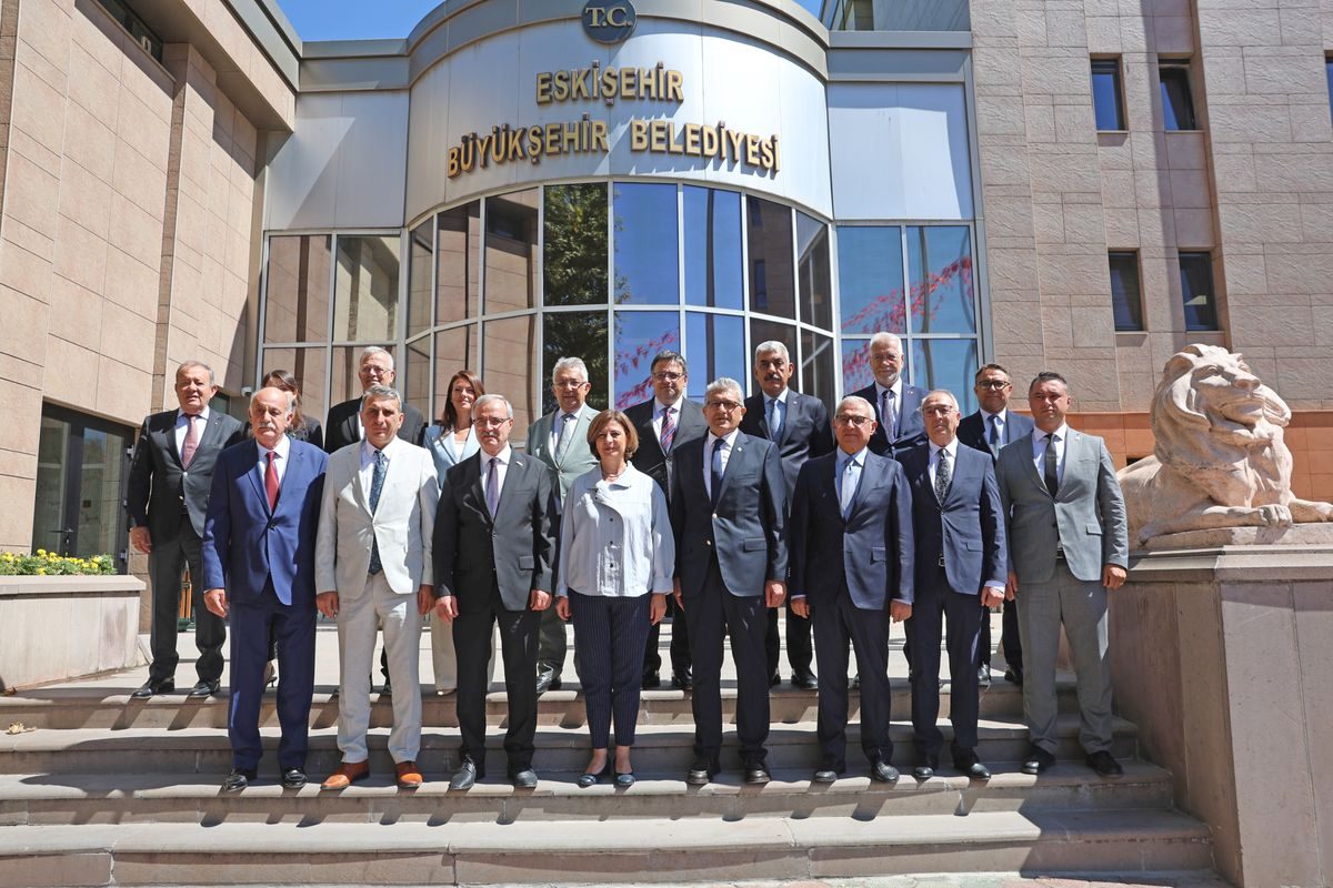 Bursa'da OSB Üst Kuruluşu Toplantısı gerçekleştirildi. İş birlikleri ve gelişmeler