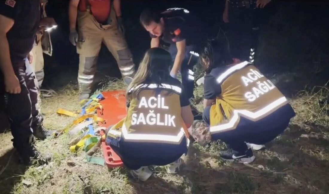 Bursa'da meydana gelen trafik kazasında otomobil uçuruma yuvarlandı. Olayla ilgili