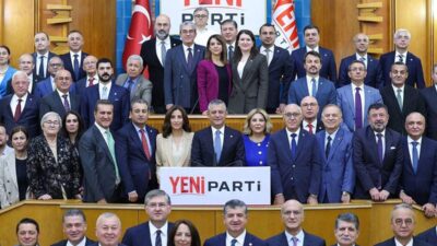 Bursa'da etkili sağanak yağışlar günlük yaşamı olumsuz etkilerken, ulaşım ve
