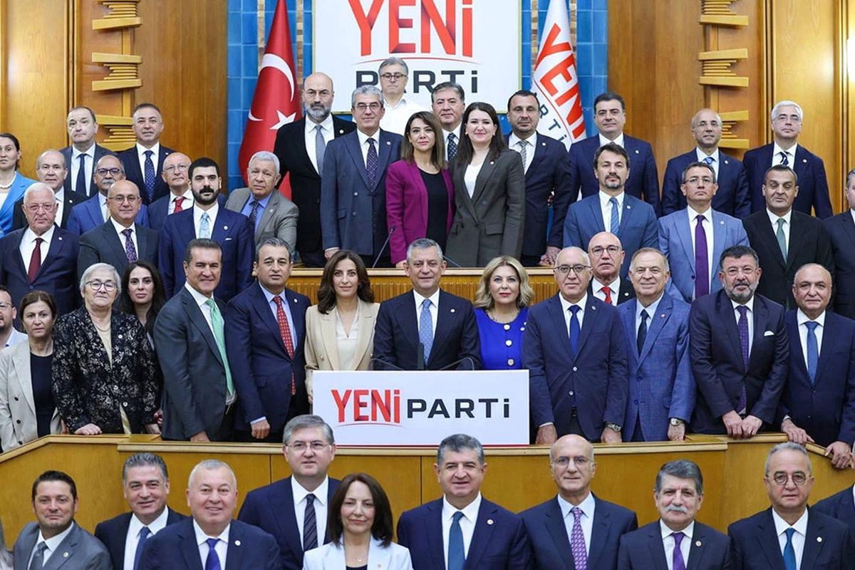 Bursa'da etkili sağanak yağışlar günlük yaşamı olumsuz etkilerken, ulaşım ve