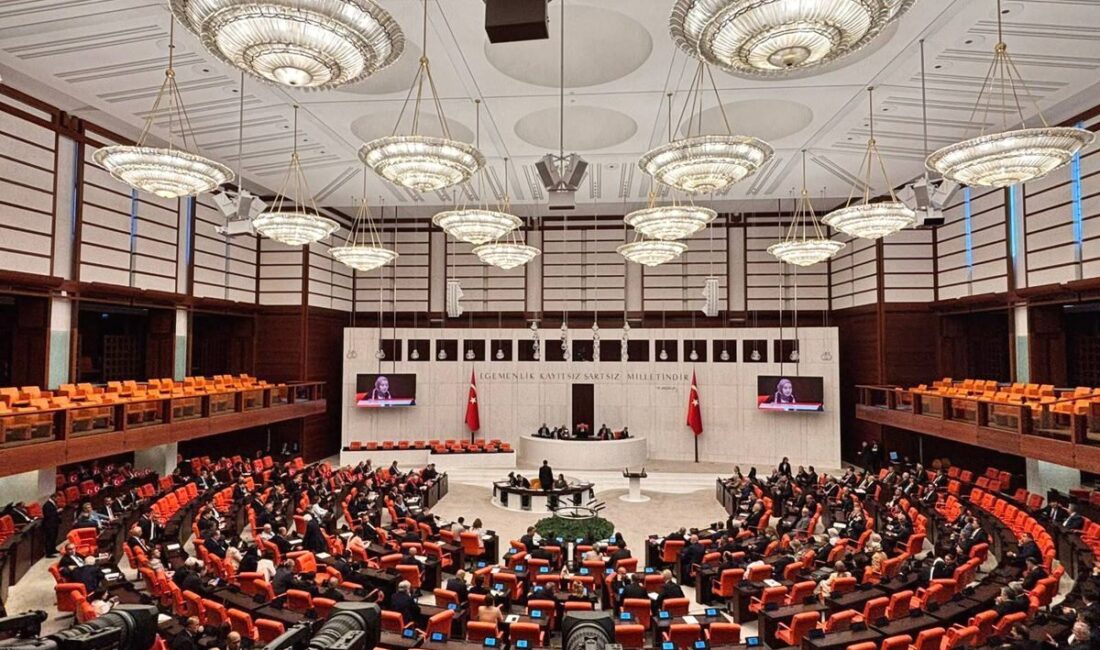 Bursa'da beklenen sağanak yağış etkili oldu. Hava durumu ve olumsuz