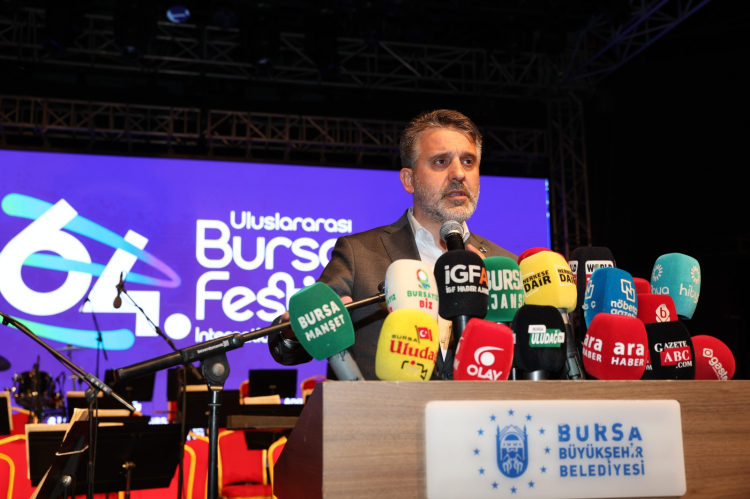 Bursa'da Uluslararaş Festivale Renkli Final