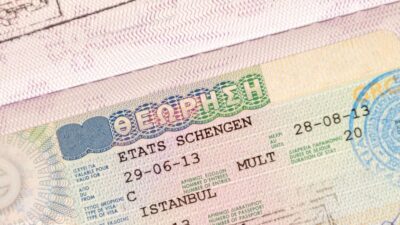Bursa'da vize usulsüzlükleri soruşturmasıyla ilgili güncel gelişmeleri ve detayları öğrenmek