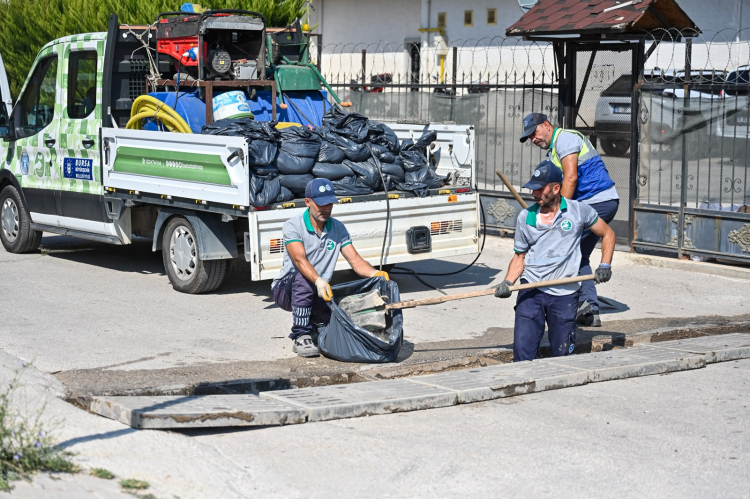 Bursa'da Yağmur Suyu Temizlik Çalışmaları
