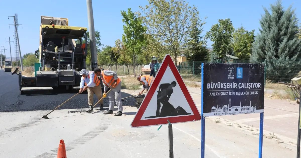 Bursa'da yapılan yol yenileme çalışmalarıyla ulaşım daha güvenli ve konforlu
