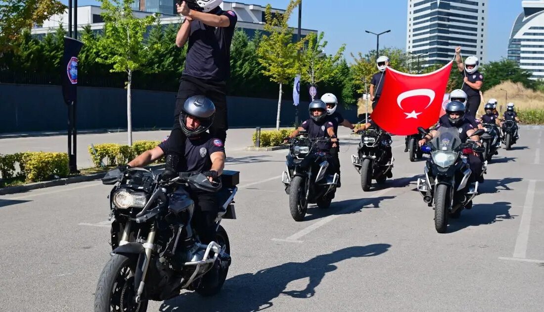 Bursa’da Yunus polislerinin sertifika alması, mesleki gelişimlerini ve hizmet kalitelerini
