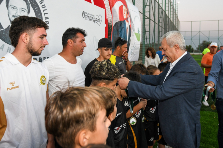 Bursa'daki Gençler Futbol Turnuvası