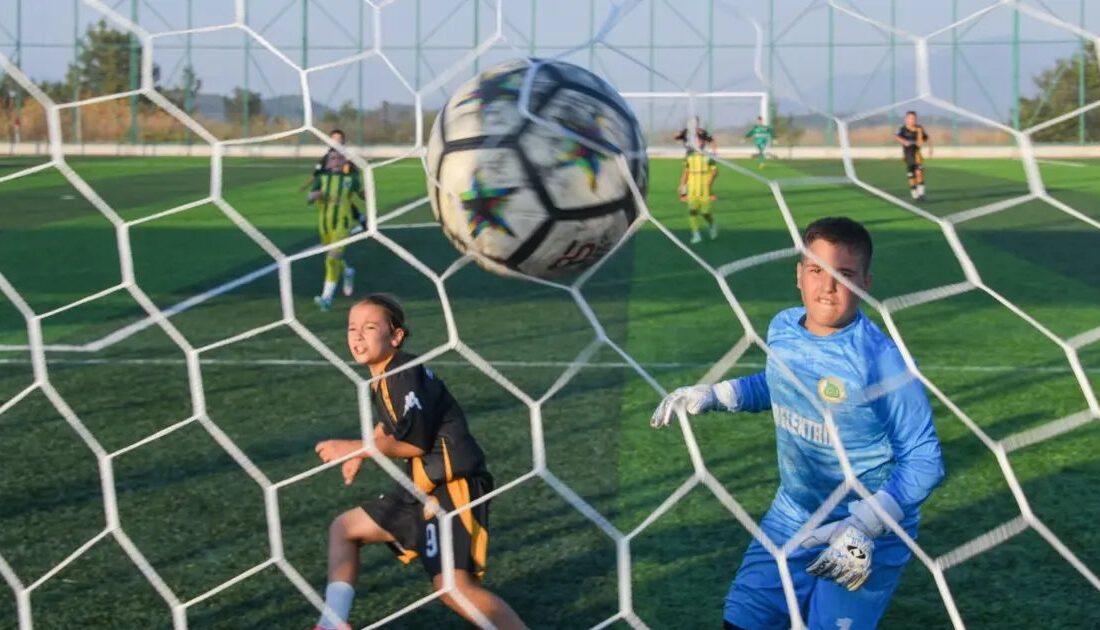 Bursa'daki Gençler Futbol Turnuvası hakkında detaylı bilgiler, katılım şartları ve
