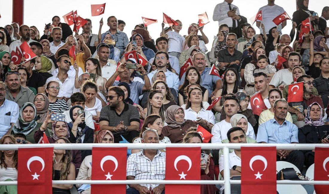 Bursa'dan gerçekleştirilen Öğrenci Töreni, görkemli ve etkileyici detaylarıyla katılımcıları büyüledi.