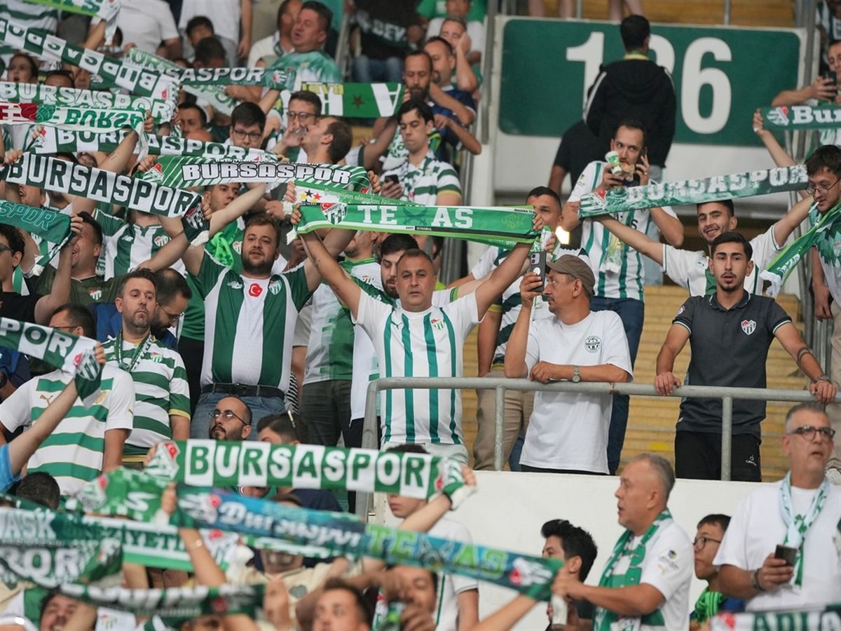 Bursaspor, seyirci rekoru kırarak taraftarların büyük ilgisini çekti ve spor