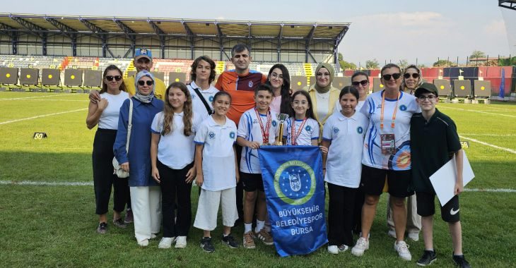 Bursa Büyükşehir Belediyespor Kulübü sporcuları, Düzce’de gerçekleştirilen 2026 U13-U15 Açık