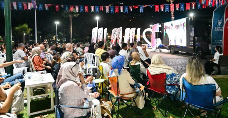 Bursa Büyükşehir Belediyesi tarafından düzenlenen ‘Kültürpark Yeşilçam Sinema Akşamları’, Türk