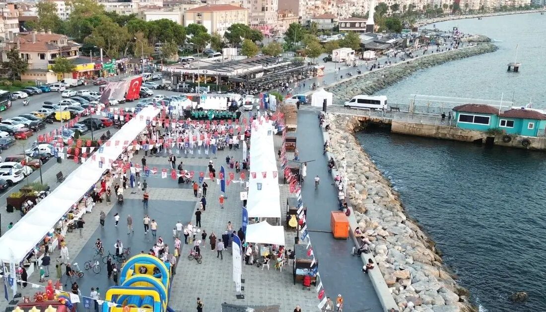 Gemlik'te Fethinin 700'üncü yılı nedeniyle düzenlenen kutlamalar, tarihimize ve kültürümüze